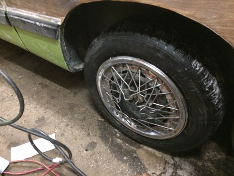 One of the two wire hubcaps.